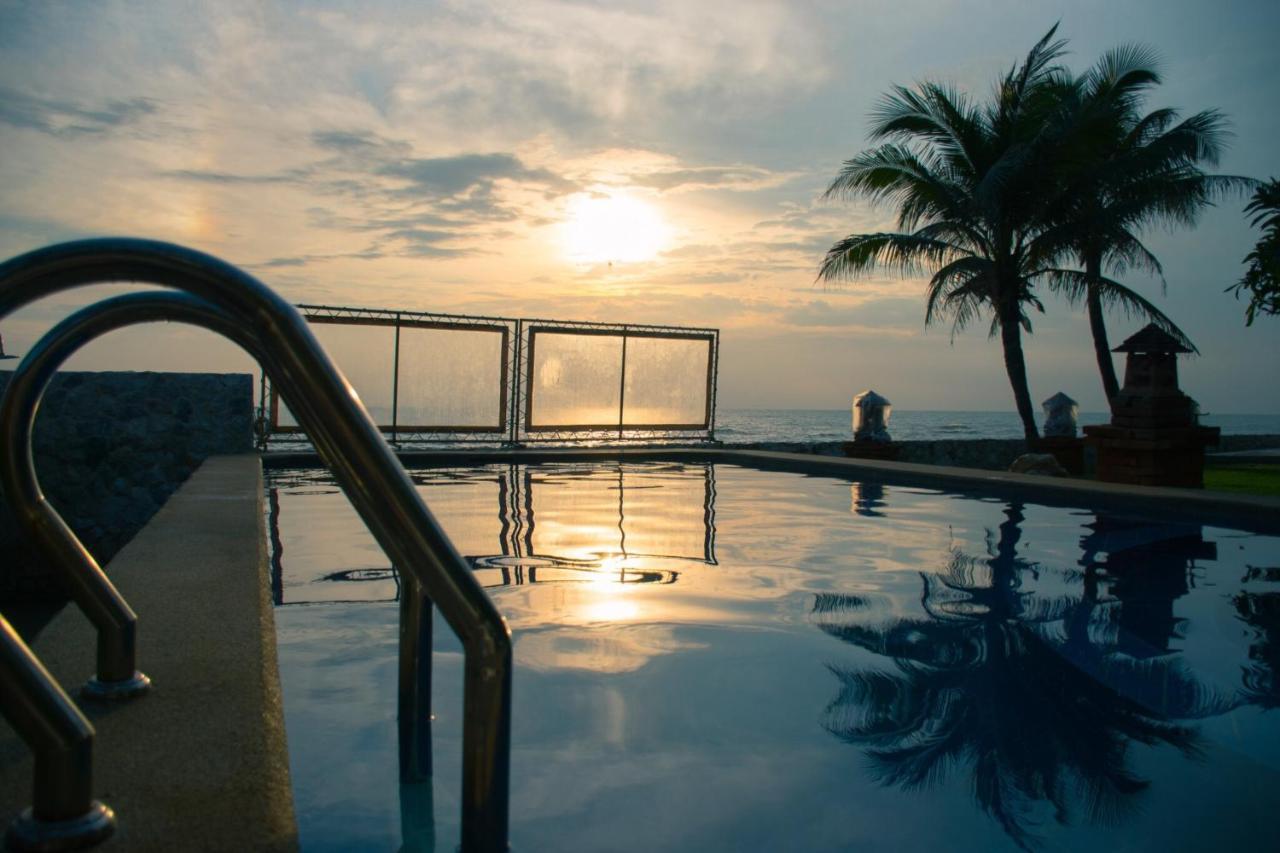 Sea Memories White Sand Beach Hotel Хуахін Екстер'єр фото
